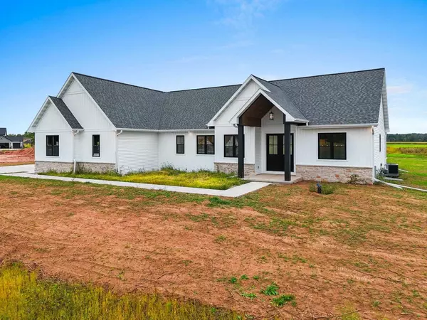 3161 TRINITY COURT, De Pere, WI 54115