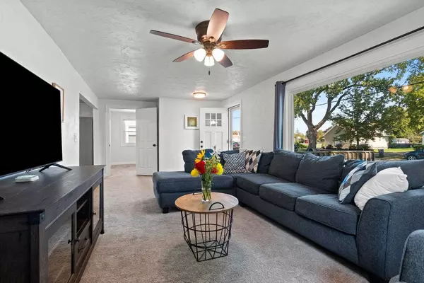 Neenah, WI 54956,949 HIGGINS AVENUE