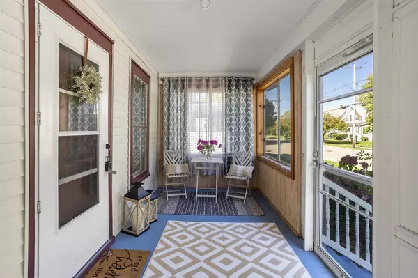 Neenah, WI 54956,505 E FOREST AVENUE