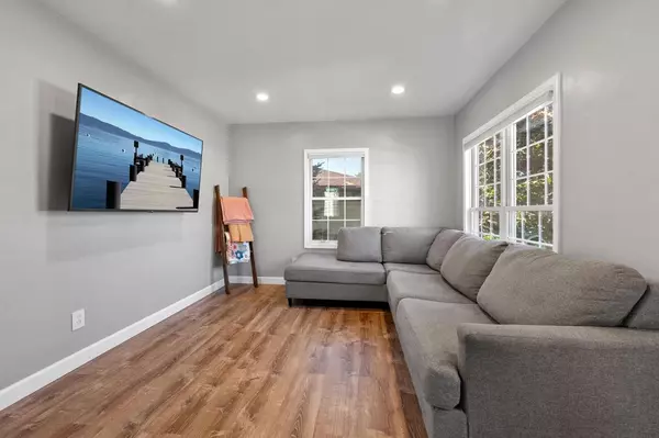 Menasha, WI 54952,317 8TH STREET