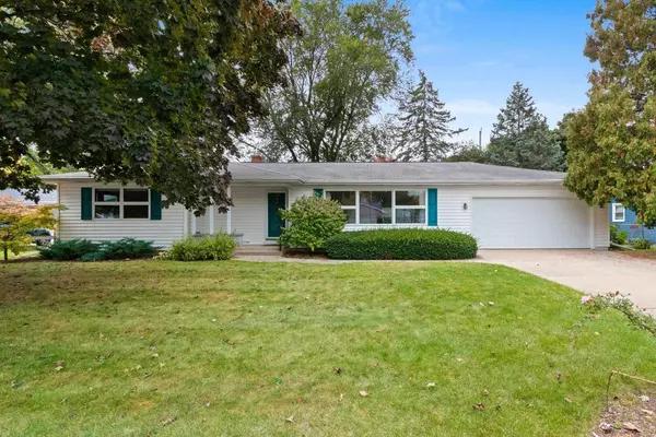 1061 KALFAHS STREET, Neenah, WI 54956