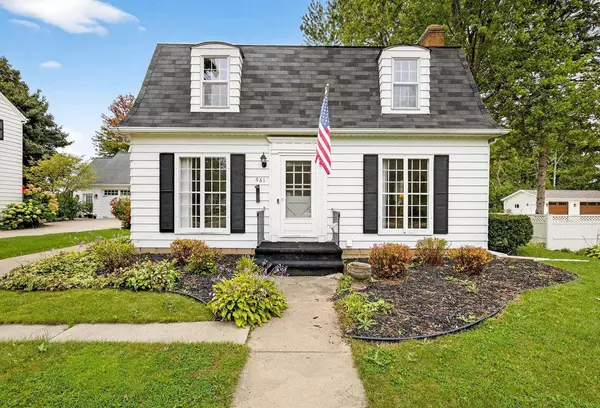 Neenah, WI 54956,661 CONGRESS STREET