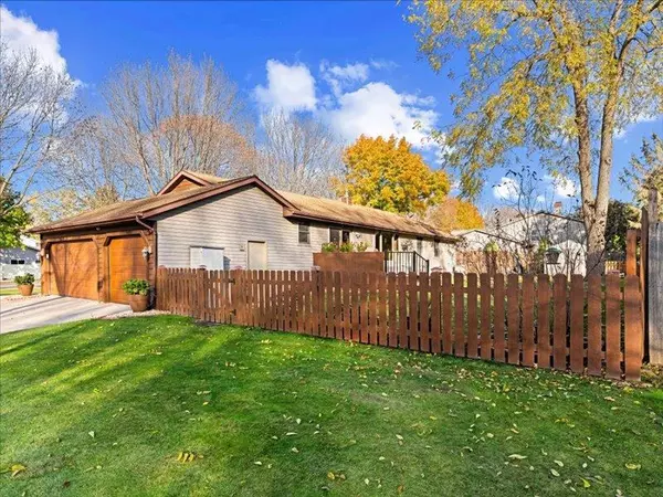 Green Bay, WI 54313,2993 FLEETWOOD DRIVE