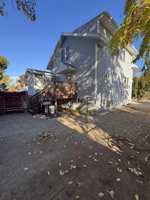 Green Bay, WI 54303,955 DENIS PLACE