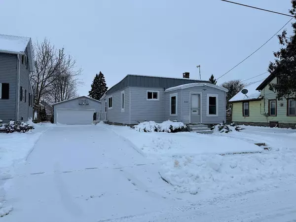 843 BISMARCK AVENUE, Oshkosh, WI 54902