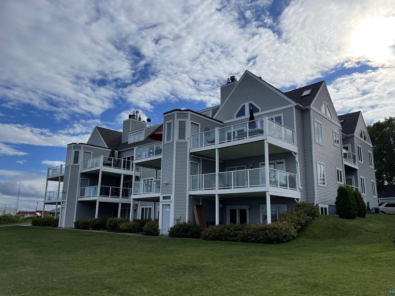 10 S 1st St, Bayfield, WI 54814