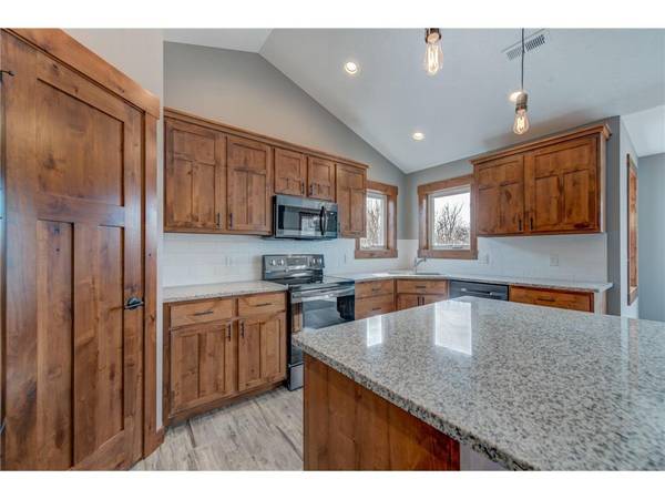 1915 Otter Way, New Richmond, WI 54017