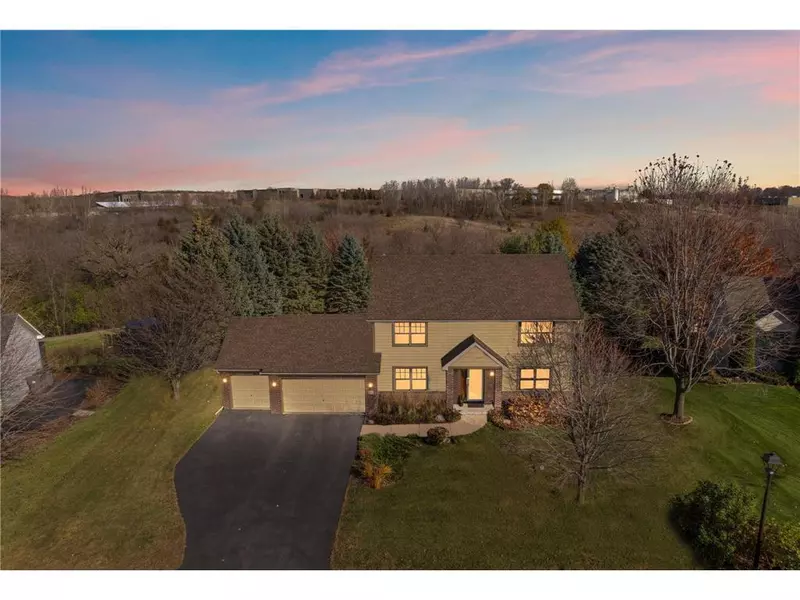 8123 Stone Creek Drive, Chanhassen, MN 55317