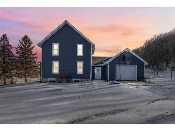 W8375 650th Avenue, Beldenville, WI 54003