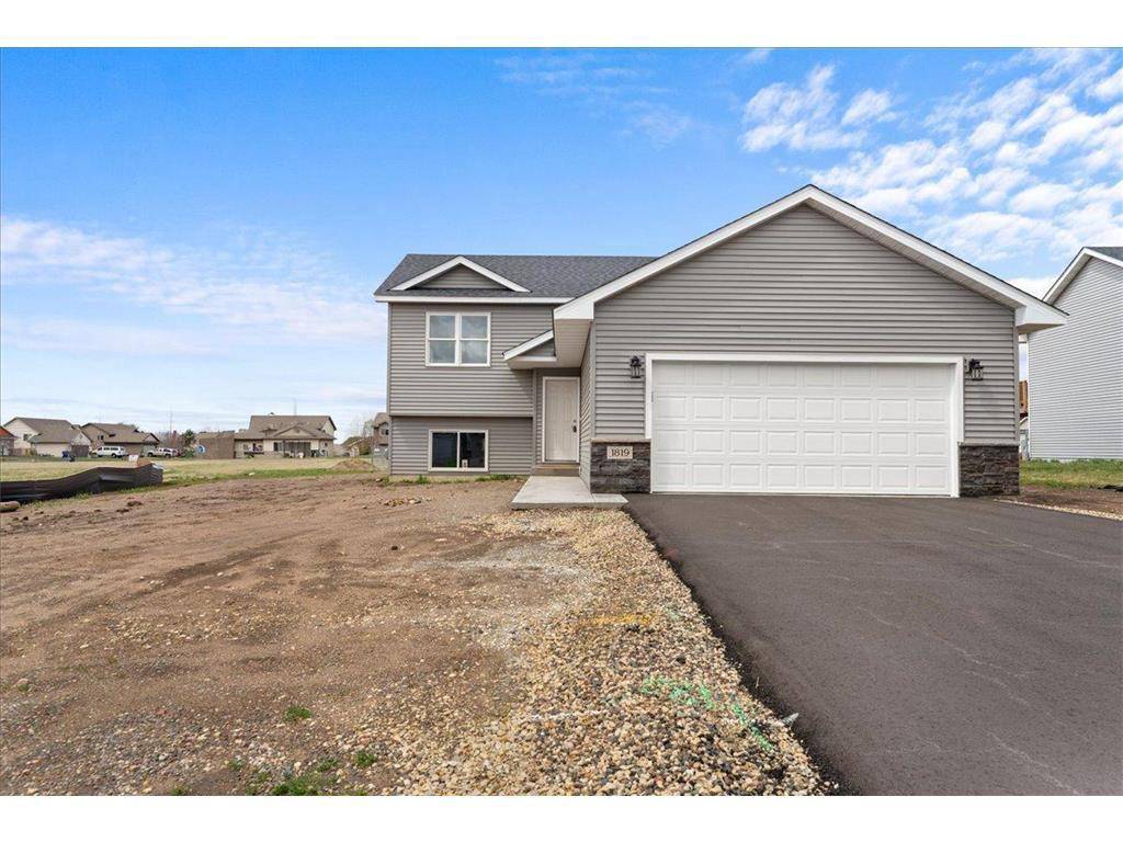 1819 Cypress Trail, New Richmond, WI 54017