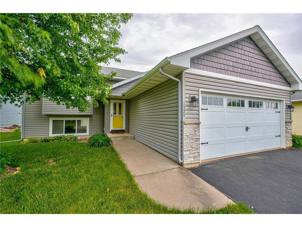 1329 Osprey Court, New Richmond, WI 54017