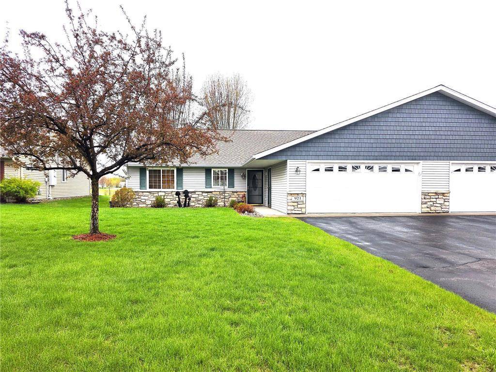 921 W Ridge Court #10, New Richmond, WI 54017