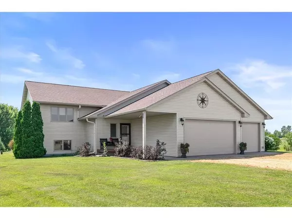 1371 212th Avenue, New Richmond, WI 54017