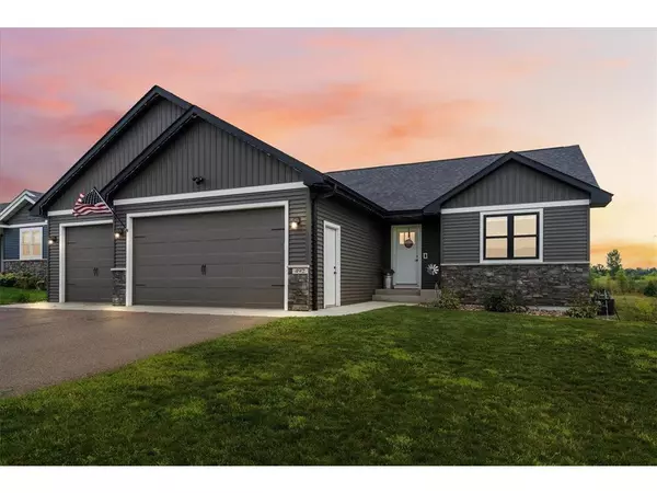 492 Prairie Road, New Richmond, WI 54017