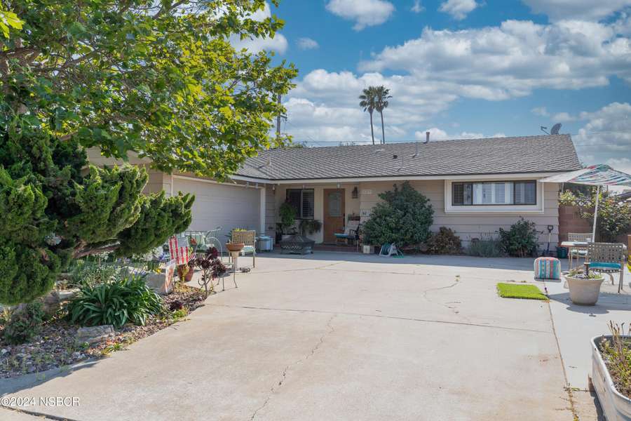 1237 N First Place, Lompoc, CA 93436