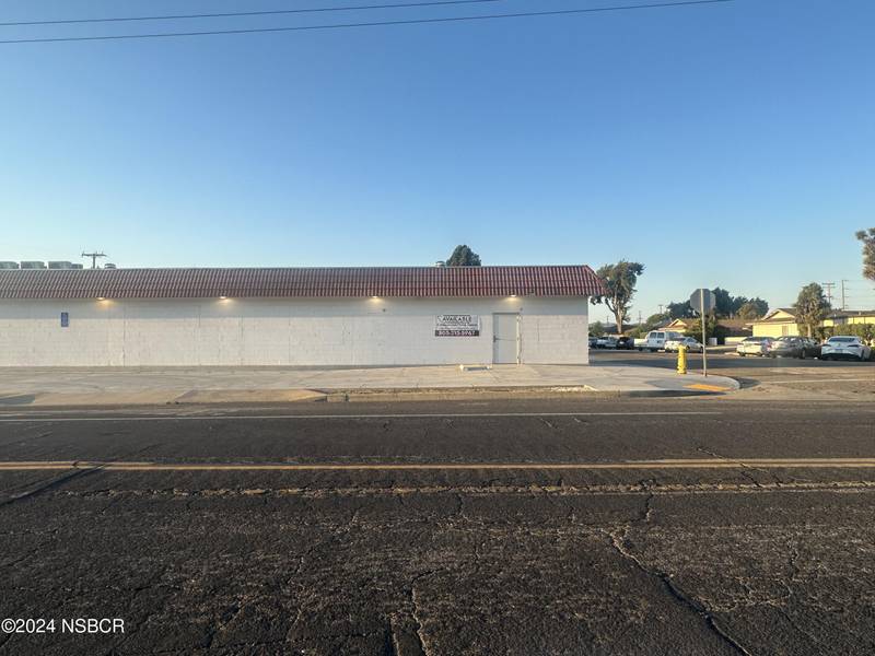 911 E Chestnut Avenue, Lompoc, CA 93436