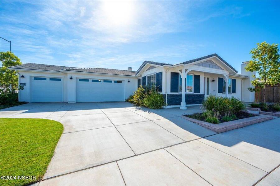 1208 Grand Meadow Way, Santa Maria, CA 93455