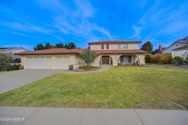 913 Clubhouse Drive, Santa Maria, CA 93455