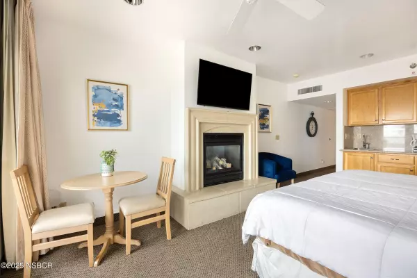 Pismo Beach, CA 93449,198 Main Street #12