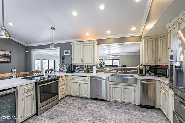 Santa Maria, CA 93455,1372 E Clark Avenue