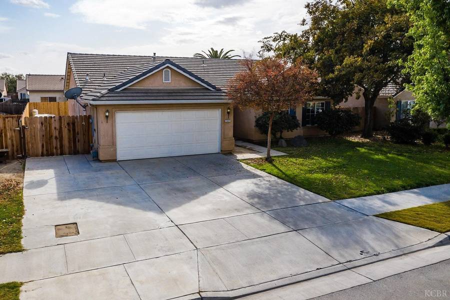 1327 Monarch Drive, Lemoore, CA 93245