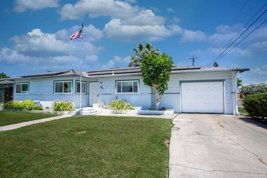 674 E Jefferson Avenue, Reedley, CA 93654