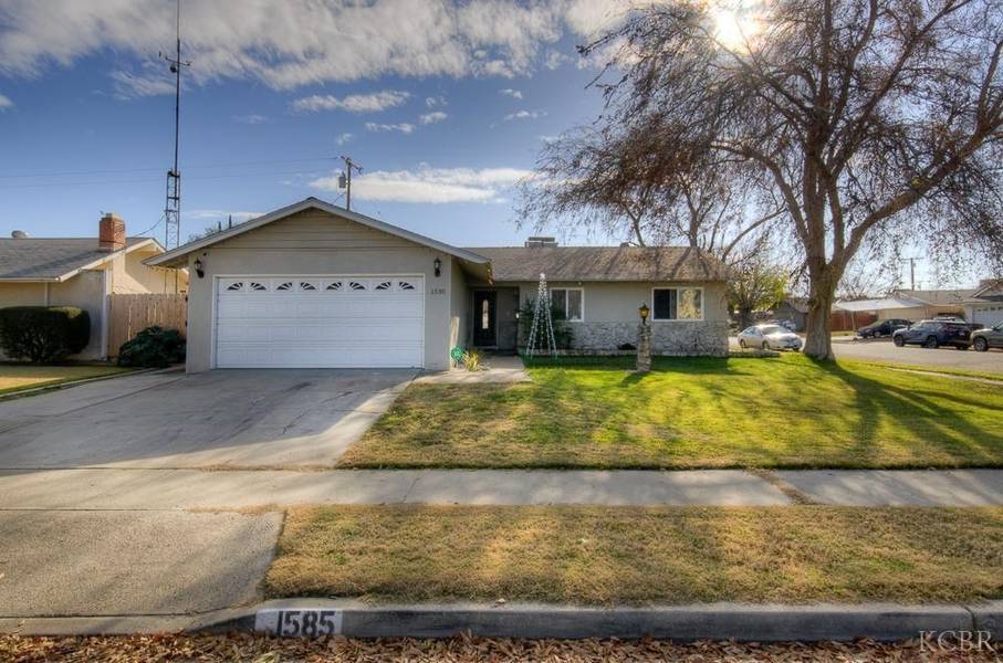 1585 Lark Street, Hanford, CA 93230