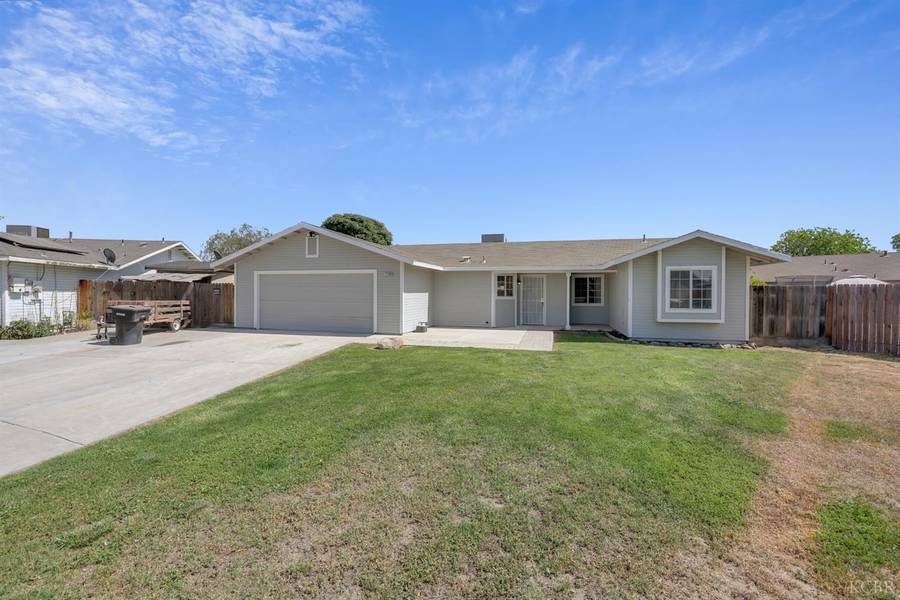 1109 Carmel Court, Hanford, CA 93230