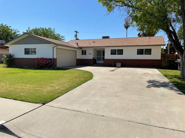 85 E Spruce Avenue, Lemoore, CA 93245