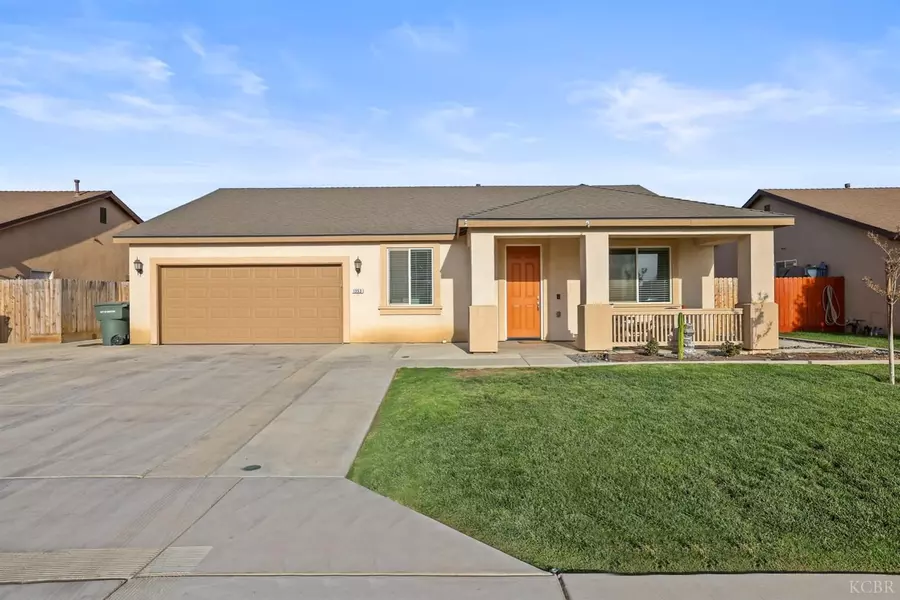 1353 Manor Avenue, Hanford, CA 93230