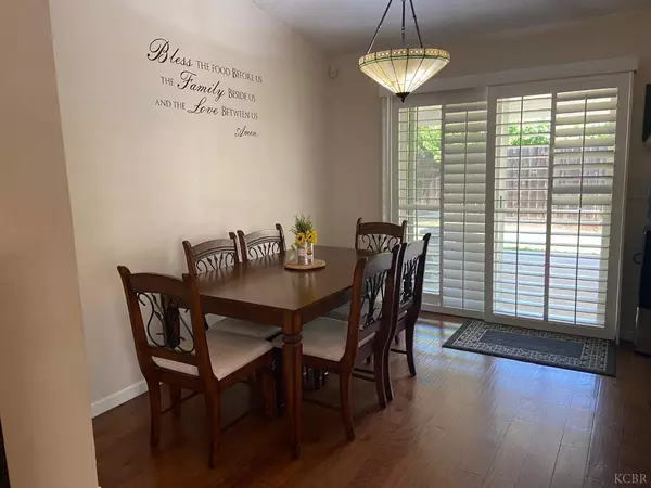 Visalia, CA 93291,728 W Dove Court