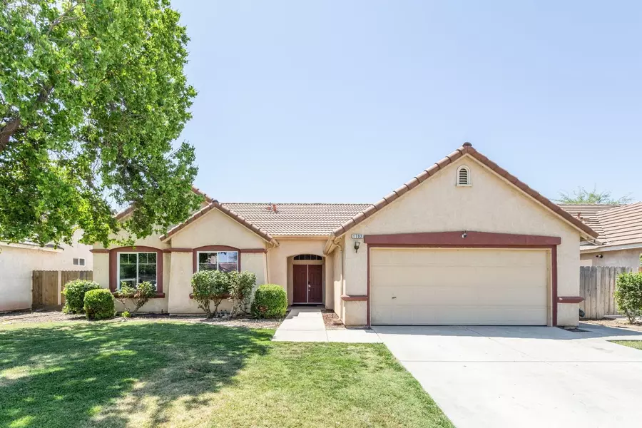 1703 Castle Way, Lemoore, CA 93245