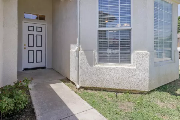 Visalia, CA 93291,2135 N Duke Court