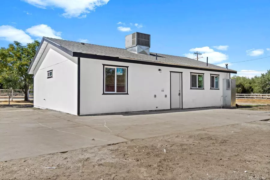 23915 Avenue 88, Terra Bella, CA 93270