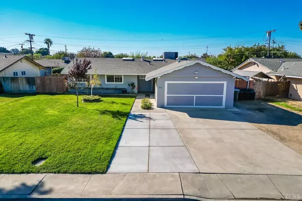 965 Oakdale Lane, Lemoore, CA 93245