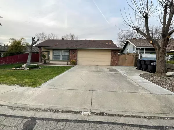 Visalia, CA 93277,5214 W Iris Court