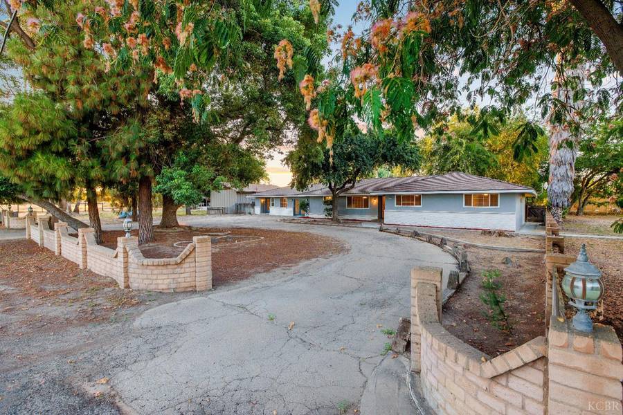 17026 Idaho Avenue, Lemoore, CA 93245