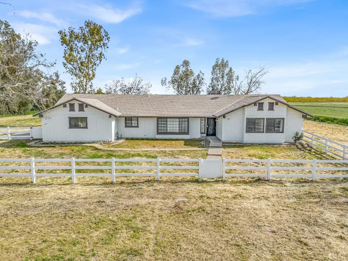 Laton, CA 93242,855 E Mount Whitney Avenue