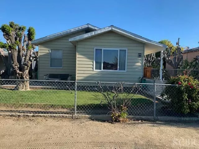 213 W Merced Street, Avenal, CA 93204