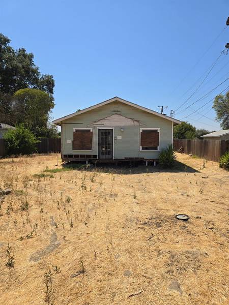 245 Smith Avenue, Lemoore, CA 93245