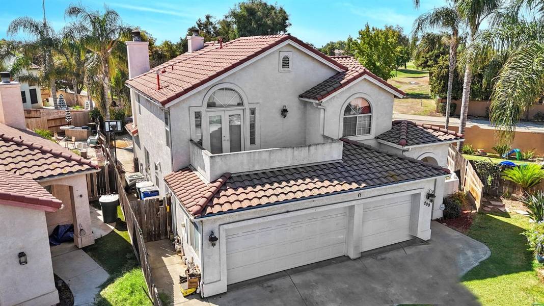 209 Lake Drive, Lemoore, CA 93245