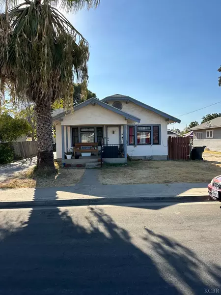 1228 N Brown Street N, Hanford, CA 93230