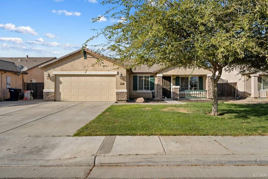 2136 W Heather Lane, Hanford, CA 93230