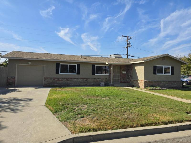 1396 N Alta Way, Hanford, CA 93230