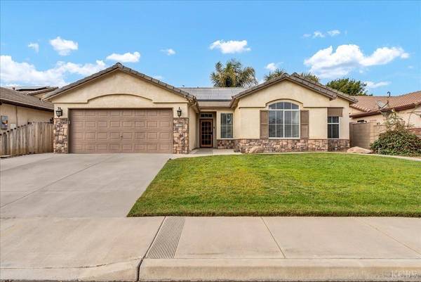 1028 W Sandstone Drive, Hanford, CA 93230