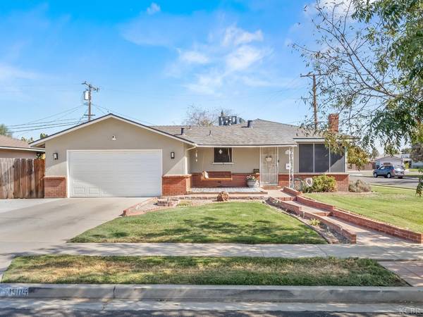 1905 N Burl Drive, Hanford, CA 93230