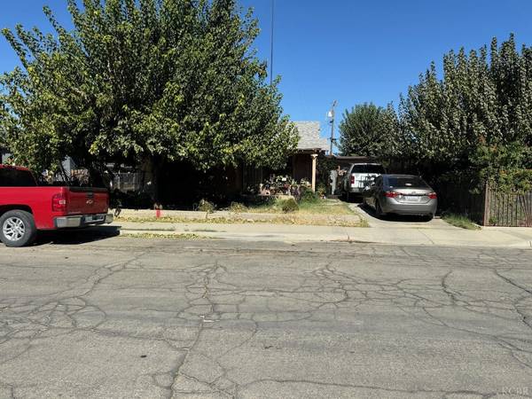 321 E Monterey Street, Avenal, CA 93204