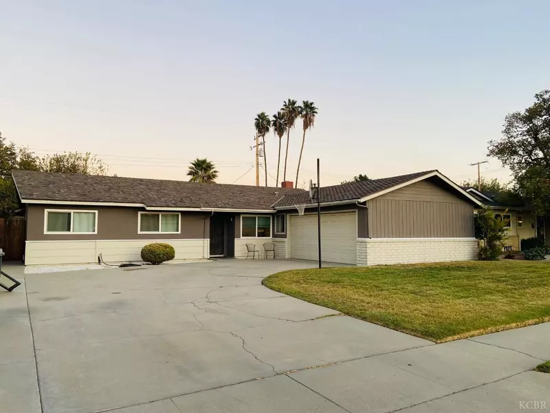 2235 E Lemmon Way, Hanford, CA 93230