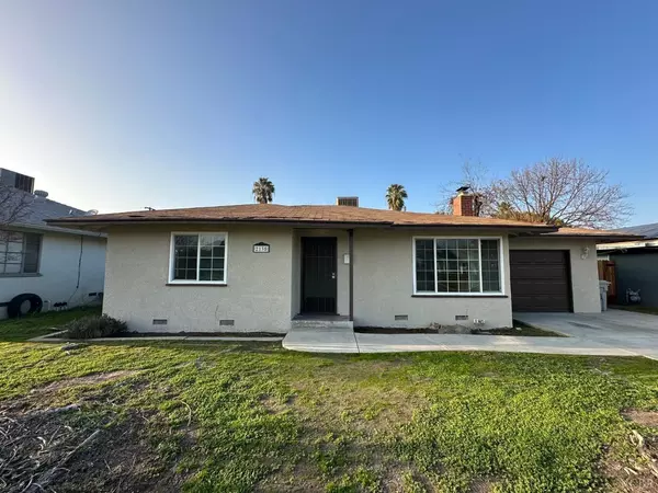 2135 Arden Drive W, Fresno, CA 93703