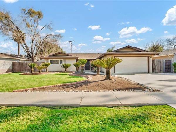 1005 Raymond Road, Hanford, CA 93230